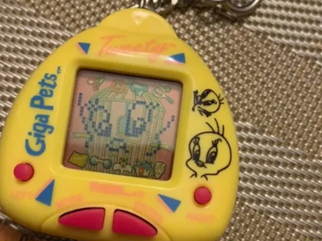 Giga Pets: Looney Tunes - Tweety