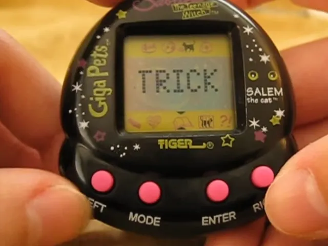Giga Pets: Sabrina The Teenage Witch - Salem The Cat