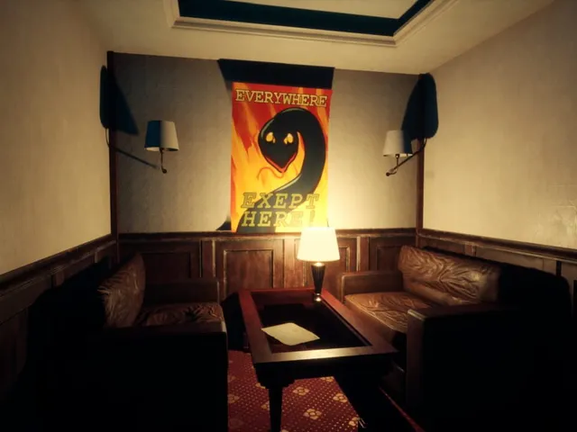 No-Snake Hotel
