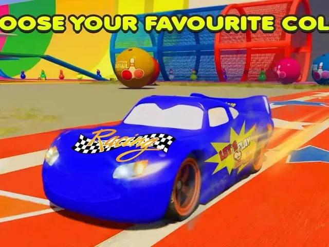 Superhero Car Race: Mega Ramp
